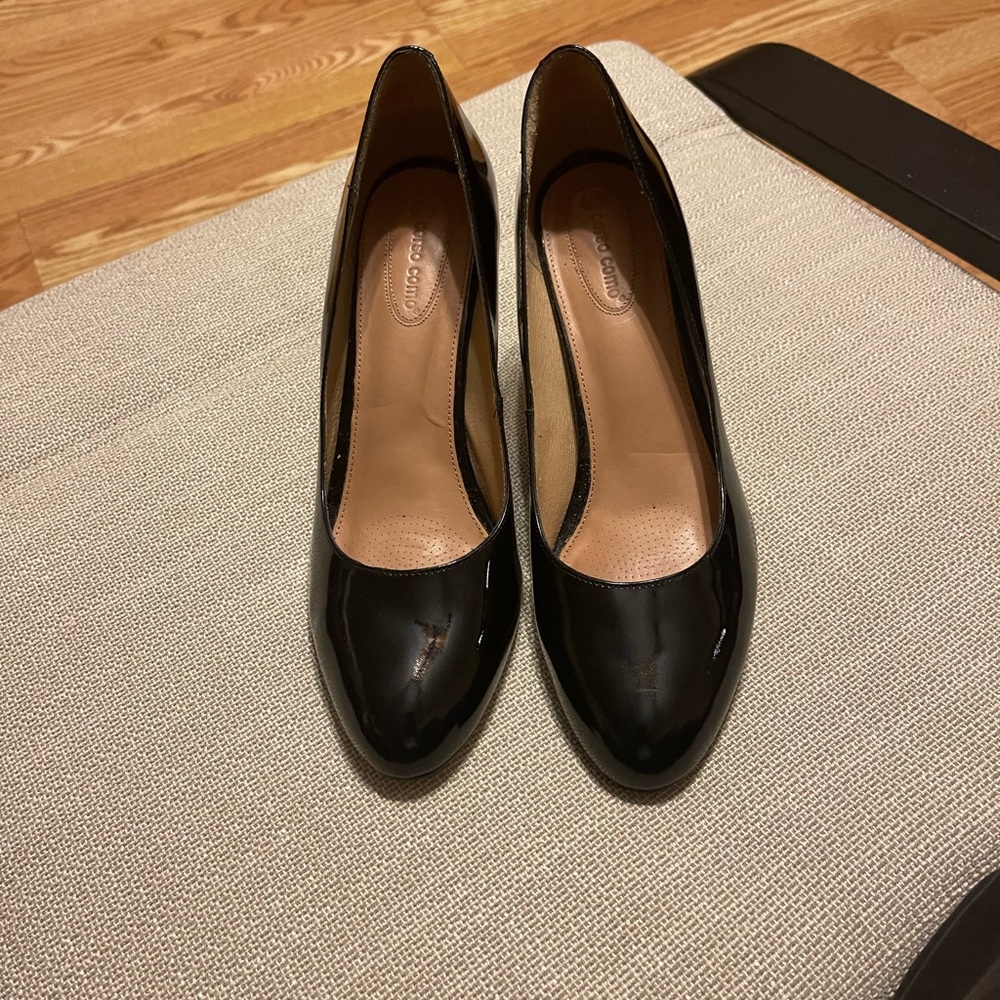 Black patent heels